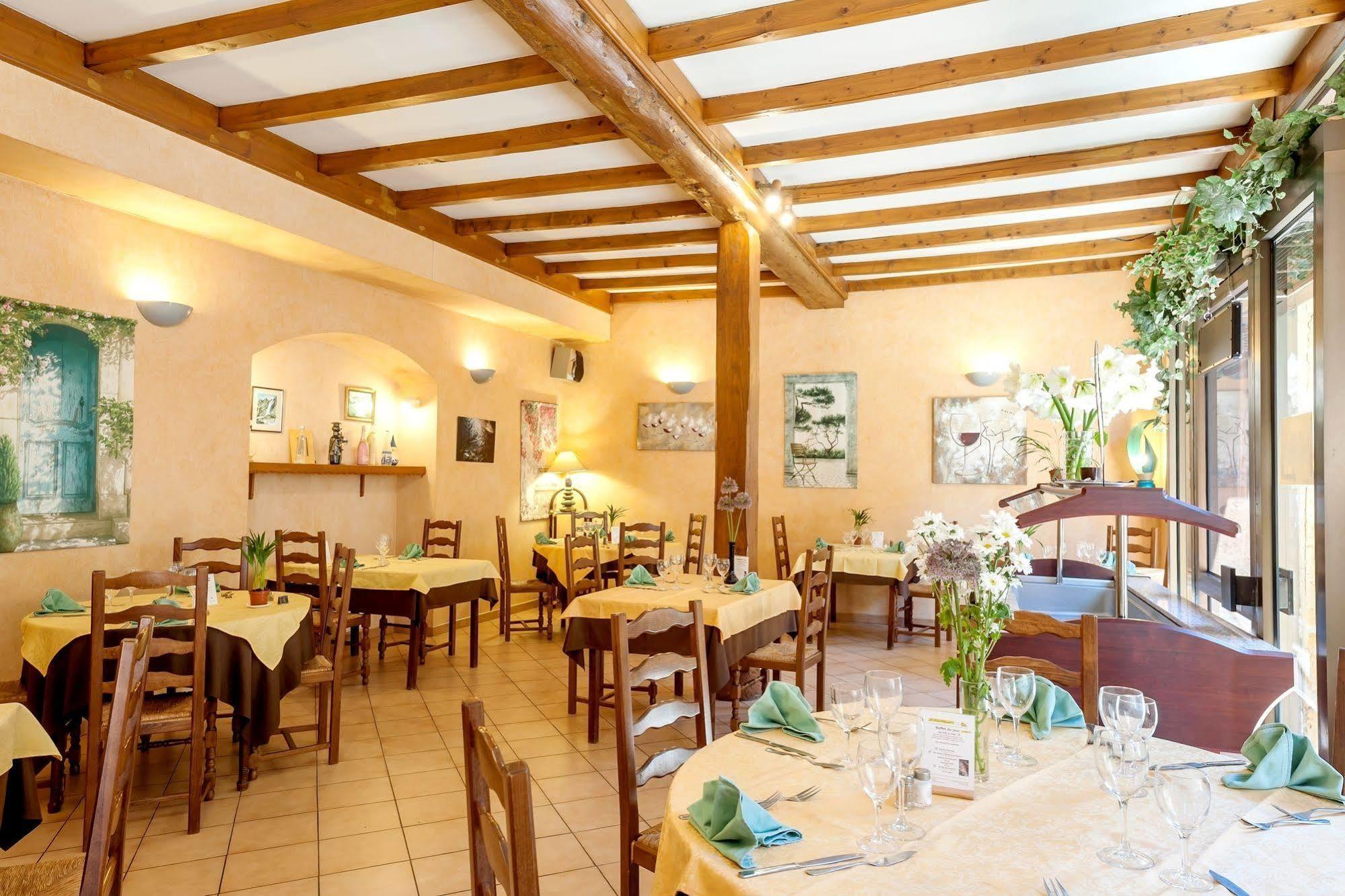 Hotel Restaurant Le Saint Clement Zewnętrze zdjęcie