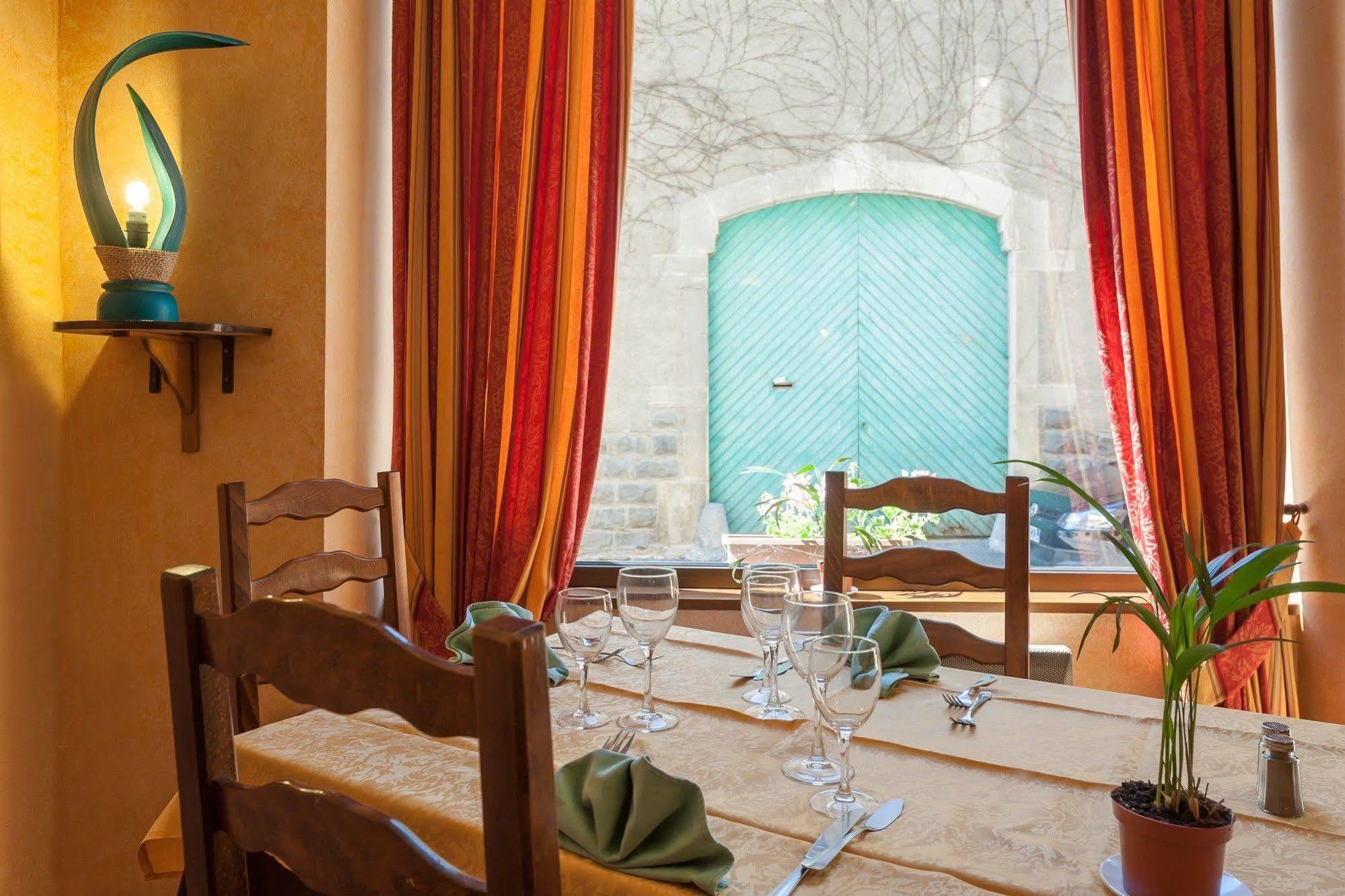 Hotel Restaurant Le Saint Clement Zewnętrze zdjęcie